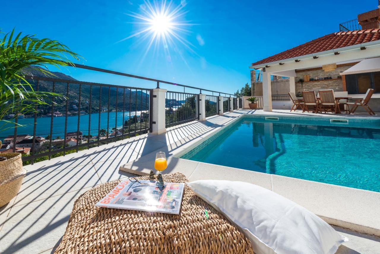 Nila - Private Pool And Sea View Villa *