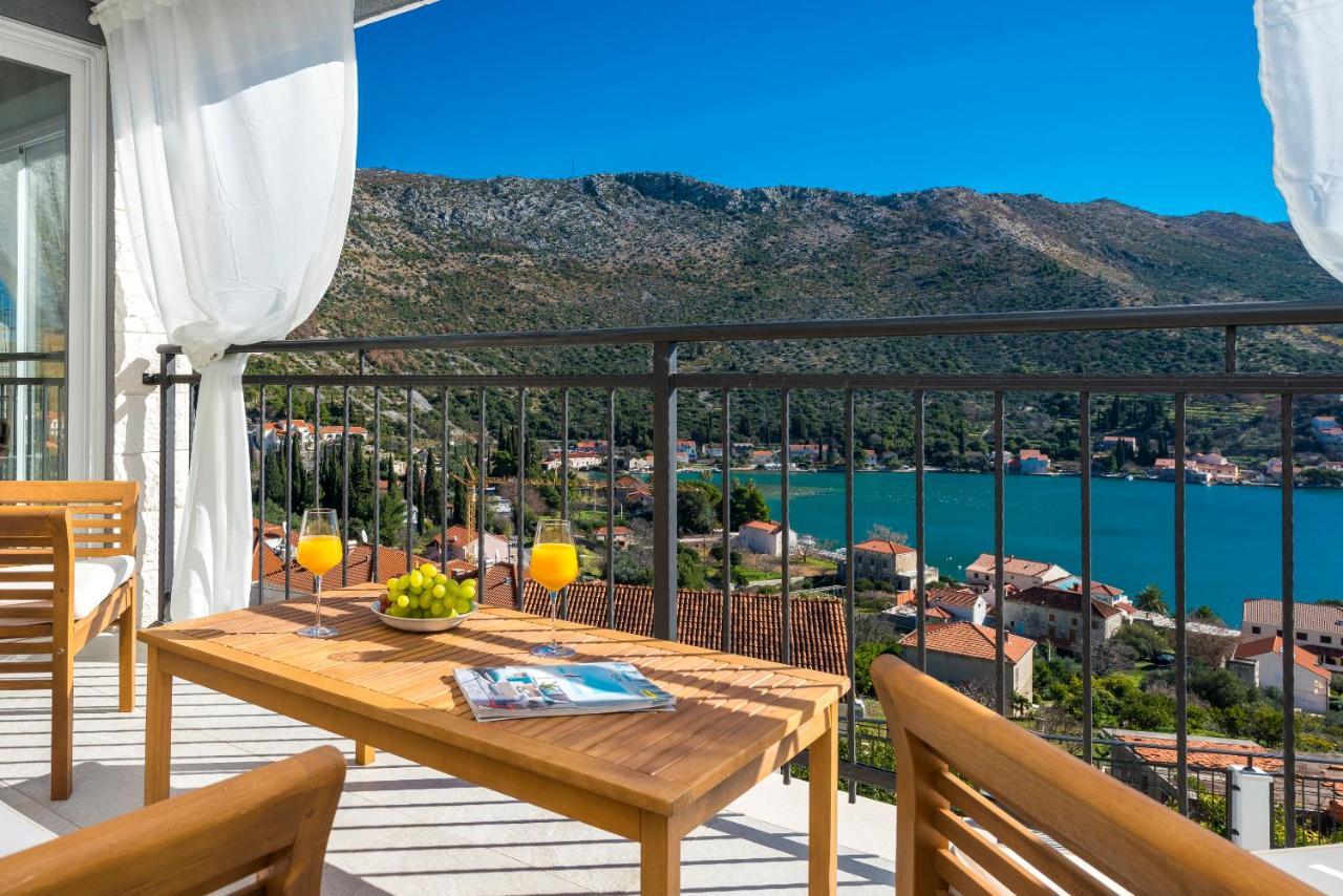 Nila - Private Pool And Sea View Villaer